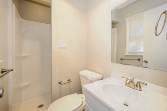 10505 E 79th St in Raytown, MO - Building Photo - Building Photo