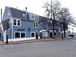 102 Wharf St, Unit A7 in Salem, MA - Foto de edificio - Building Photo