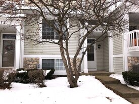 3170 Cambria Ct in Aurora, IL - Building Photo
