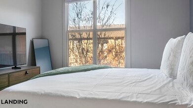 49 Boulevard SE, Unit D-543 in Atlanta, GA - Foto de edificio - Building Photo