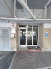 8000 Harding Ave in Miami Beach, FL - Building Photo - Building Photo