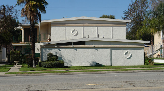 2945 N Garey Ave in Pomona, CA - Building Photo - Building Photo