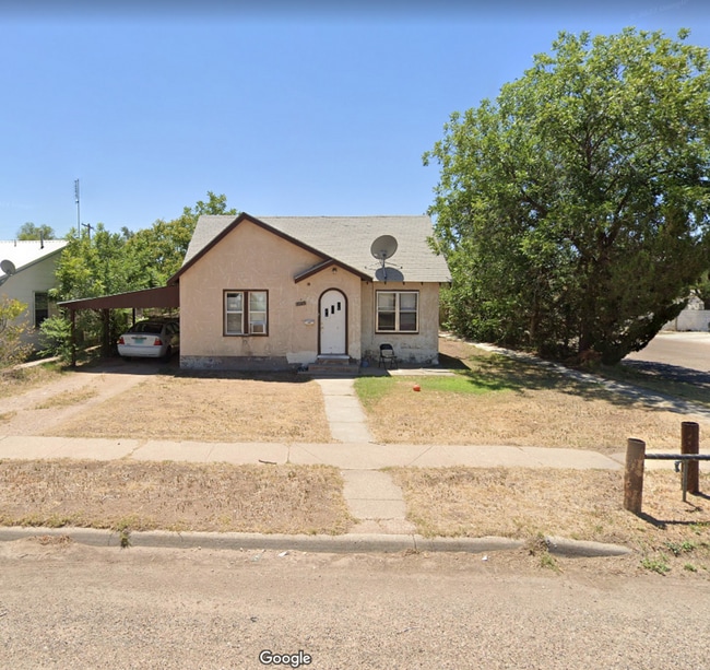 property at 1023 W University Dr