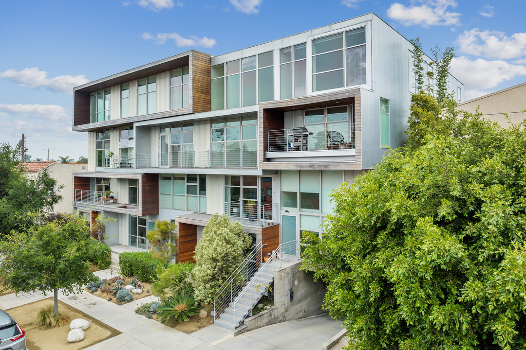 Urban Paramount Lofts in Los Angeles, CA - Building Photo