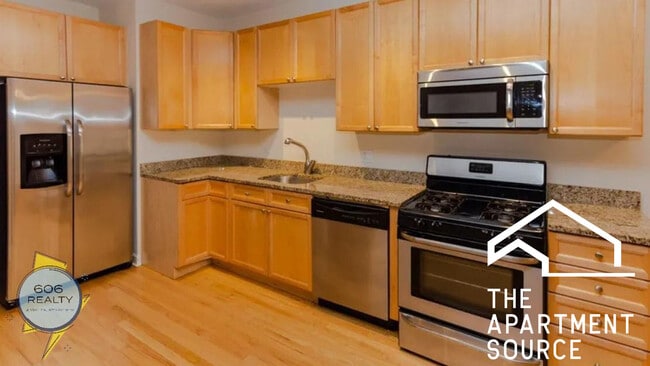 3349 N Clark St, Unit 1SW