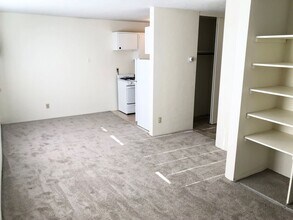 Yale Place in Minneapolis, MN - Foto de edificio - Interior Photo