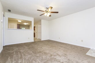 318 Freeport Dr in Lawrenceville, GA - Building Photo - Building Photo