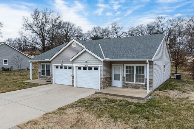 Pemberton Senior in Kansas City, KS - Building Photo - Primary Photo