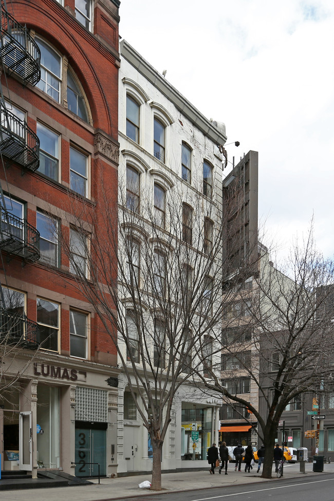 505 Broome St in New York, NY - Building Photo - Building Photo