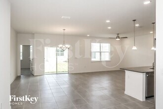 3208 John Young Pkwy in Kissimmee, FL - Building Photo - Building Photo