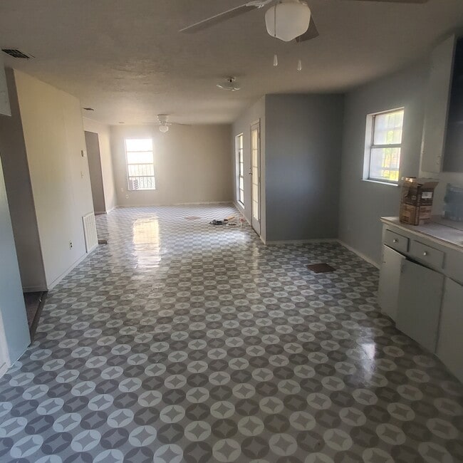 1705 Brownfield Rd in Brownsville, TX - Building Photo - Building Photo