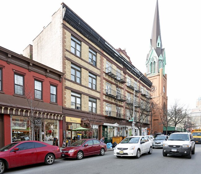 194-196 Court St in Brooklyn, NY - Foto de edificio - Building Photo