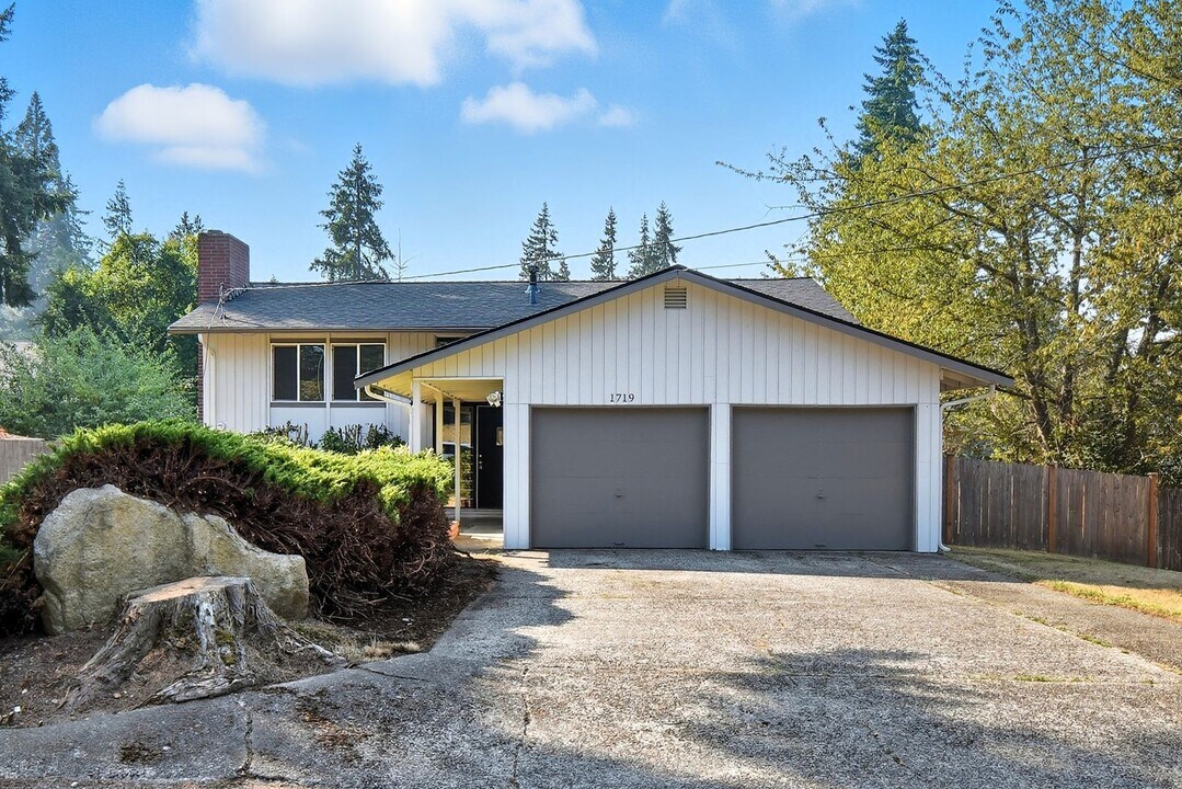 1719 147th Pl SE in Bellevue, WA - Building Photo