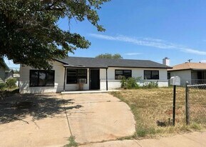 3305 E Colgate St in Lubbock, TX - Building Photo