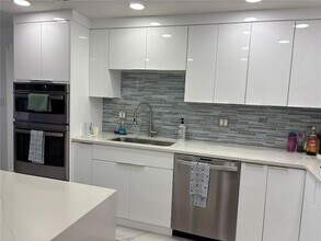 1390 Gulf Blvd, Unit 1204 in Clearwater, FL - Building Photo - Building Photo