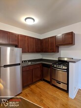 813 W Cornelia Ave, Unit 819-309 in Chicago, IL - Building Photo - Building Photo