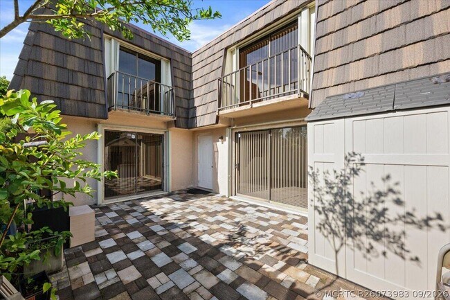 property at 1560 Forest Lakes Cir