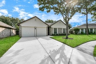 2210 S Ferrisburg Ct in Sugar Land, TX - Building Photo