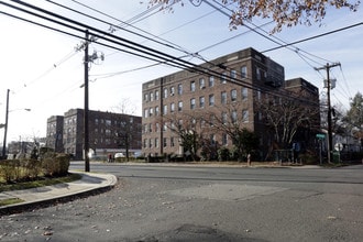 Dolly Madison in Plainfield, NJ - Building Photo - Building Photo