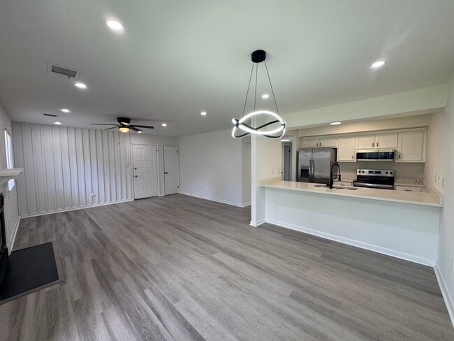 property at 113 Roane Dr