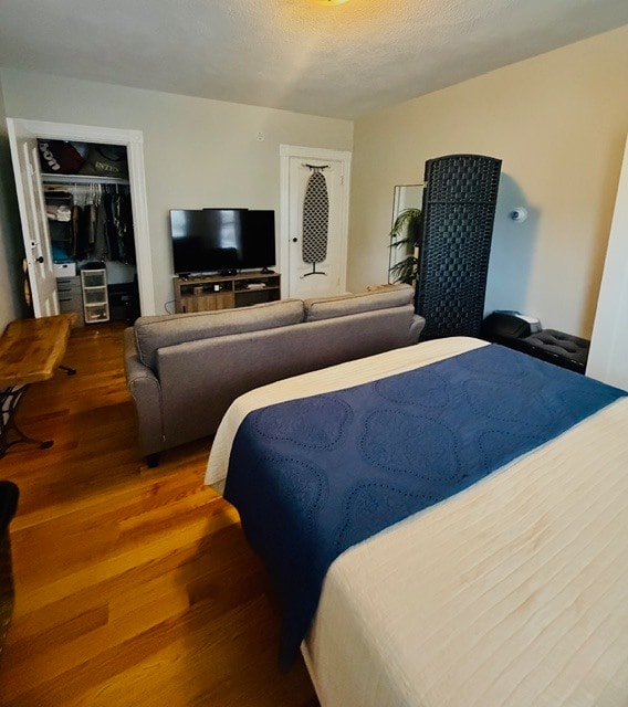 48 Cook St, Unit 1 in Newton, MA - Foto de edificio - Building Photo