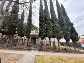 Beautiful Dormitory Style Housing Available in Los Angeles, CA - Building Photo