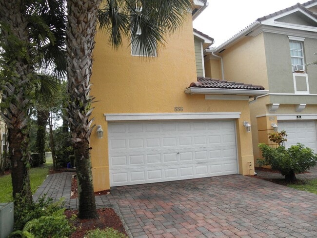 888 Pipers Cay Dr in West Palm Beach, FL - Building Photo - Building Photo