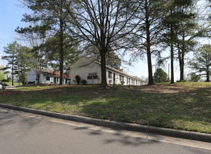 Forest Hills Heights in Durham, NC - Building Photo - Building Photo