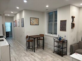 2556 University Pl NW, Unit 2 in Washington, DC - Building Photo