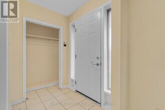 40 Bellbury Crescent in Toronto, ON - Building Photo - Building Photo