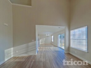 9245 Simonton Dr in Charlotte, NC - Foto de edificio - Building Photo