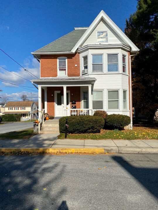 1841 Center St in Lebanon, PA - Building Photo