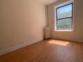 76 Vermilyea Ave in New York, NY - Building Photo - Building Photo
