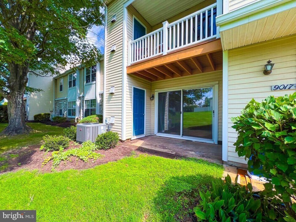 9015 Hopkins Ct in Holland, PA - Building Photo