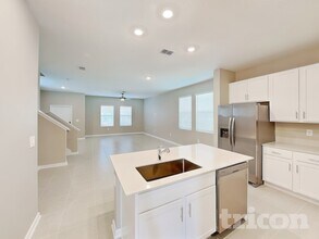 733 Honeyrock St in Debary, FL - Building Photo - Building Photo