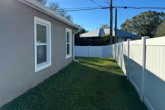 8575 99th Ct in Vero Beach, FL - Building Photo - Building Photo