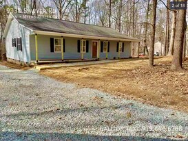 9338 Sawyer Rd in Rougemont, NC - Building Photo