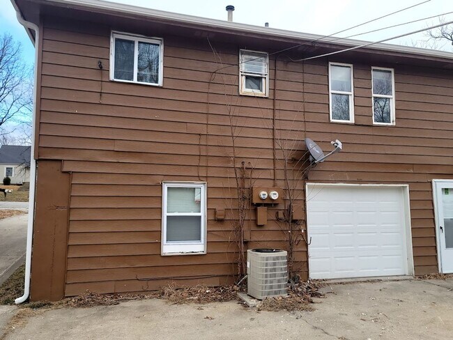 5707-5709 NE 51st St in Kansas City, MO - Foto de edificio - Building Photo