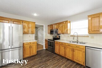 507 Belmont Dr in Raymore, MO - Building Photo - Building Photo