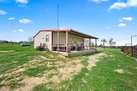 2600 Co Rd 481 in Thrall, TX - Foto de edificio - Building Photo