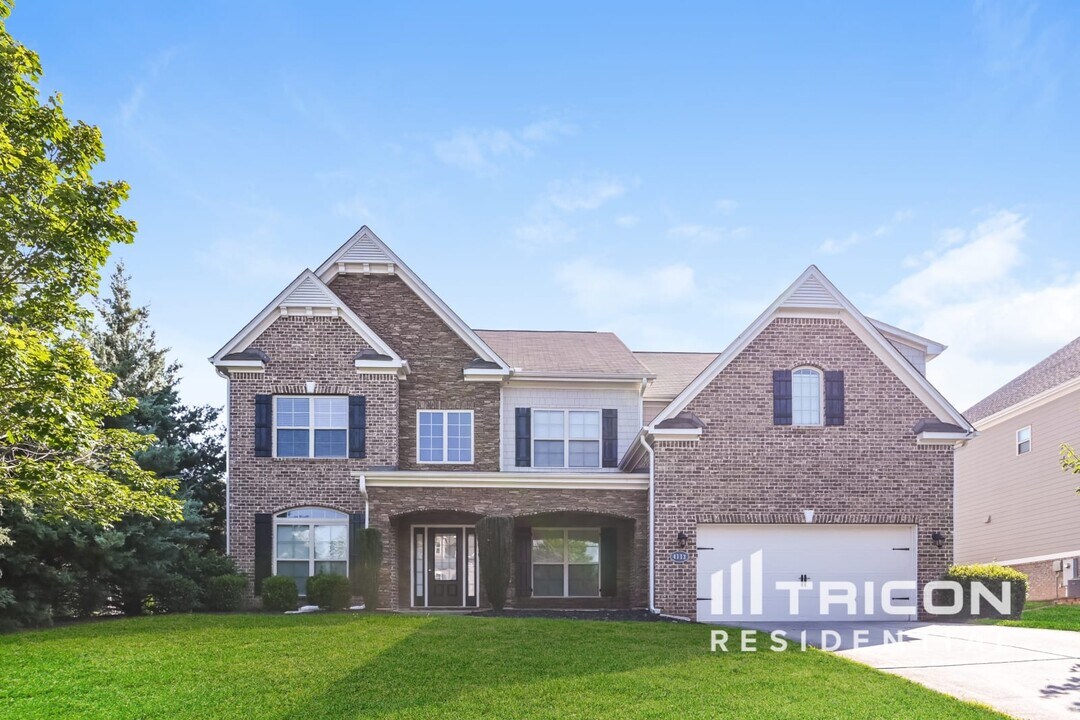 4113 Roberts Crest Dr in Suwanee, GA - Building Photo