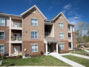 Brook Creek Crossings in Midlothian, VA - Foto de edificio - Building Photo