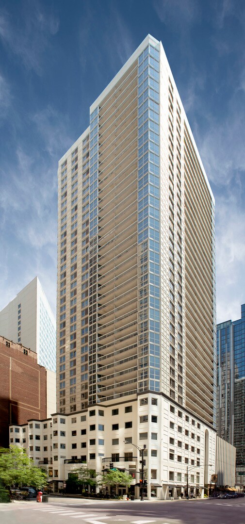 property at 1 E DELAWARE Pl
