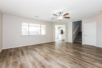 1361 E Ryan Rd in San Tan Valley, AZ - Building Photo - Building Photo