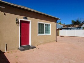 8907 Amigo Ave in Los Angeles, CA - Building Photo