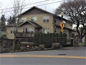 1104 Washington St in Oregon City, OR - Building Photo - Building Photo