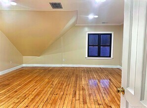 376 N Main St in Naugatuck, CT - Building Photo - Building Photo