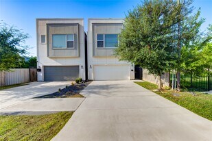 4536 Sunflower St in Houston, TX - Building Photo
