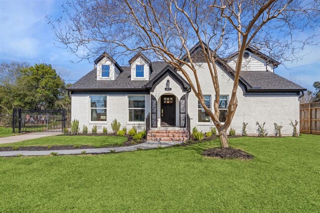 property at 601 Sue St