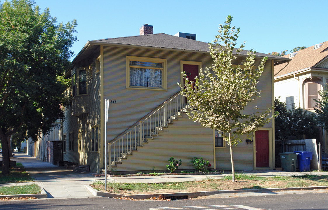 330 U St in Sacramento, CA - Foto de edificio